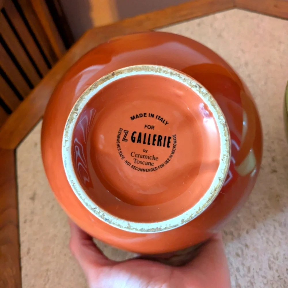 2 Z Gallerie by Ceramiche Toscane Bowls. Italy. Great Condition. 7
